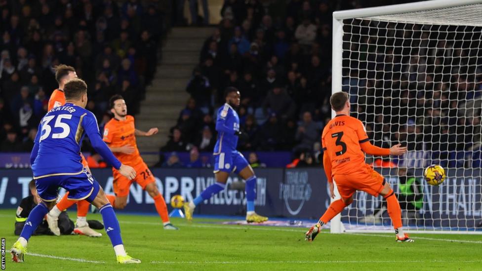 Substitute Jeremy Sarmiento returned Ipswich Town to the automatic promotion spots with a last-minute equaliser against Championship leaders Leicester City at the King Power Stadium.